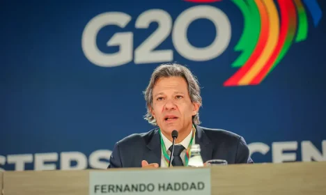 Washington (EUA), 24/10/2024 - O ministro da Fazenda, Fernando Haddad, durante entrevista a jornalistas depois da 4ª e última reunião de ministros de Finanças e presidentes de Bancos Centrais do G20. Foto: Diogo Zacarias/MF