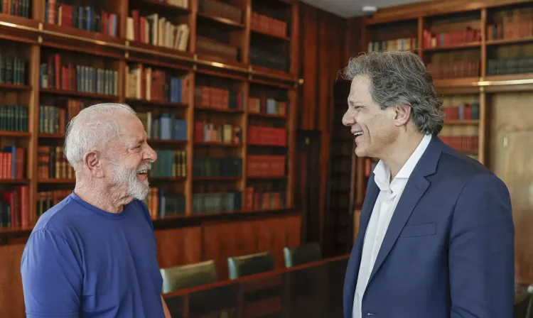 Brasília (DF), 28/10/2024 - Presidente da República, Luiz Inácio Lula da Silva, durante reunião com o Ministro da Fazenda, Fernando Haddad, no Palácio da Alvorada. Foto: Ricardo Stuckert/PR