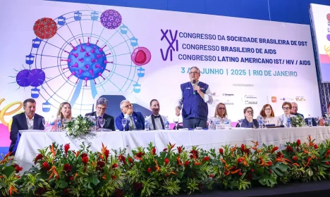 O ministro da saúde, Alexandre Padilha, participa da cerimônia de abertura do XV congresso da sociedade brasileira de DST – XI congresso brasileiro de AIDS e VI congresso latino americano IST/HIV/AIDS .