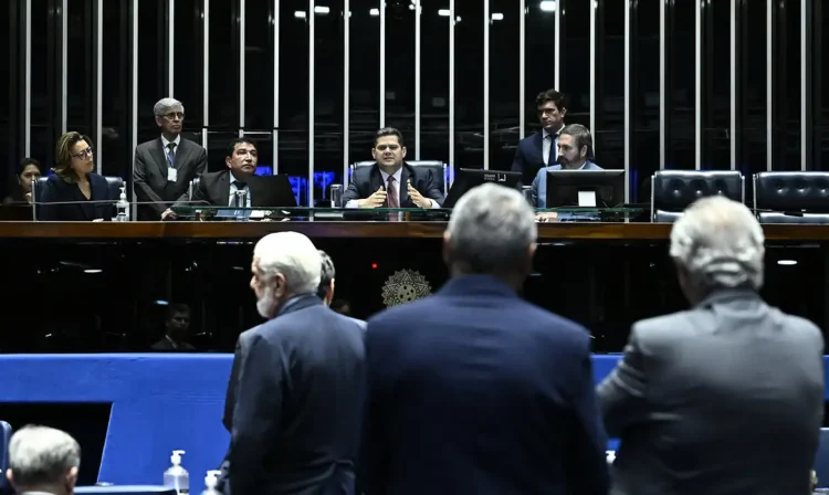 Brasília (DF), 24/06/2025 - Senadores durante sessão deliberativa ordinária do Senado Federal que trata de igualdade de gênero, proteção à família de empregados públicos e segurança alimentar de estudantes. Foto: Andressa Anholete/Agência Senado