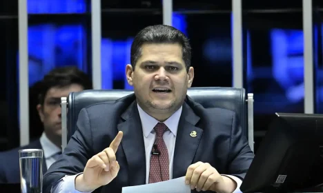 Brasília (DF), 24/06/2025 - Presidente do Senado, Davi Alcolumbre, durante sessão deliberativa ordinária do Senado Federal que trata de igualdade de gênero, proteção à família de empregados públicos e segurança alimentar de estudantes. Foto: Andressa Anholete/Agência Senado