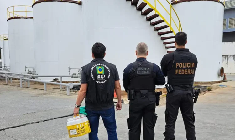 São Paulo (SP), 16/10/2025 - A Polícia Federal, a Receita Federal, o Ministério da Agricultura Pecuária e Abastecimento e a Agencia Nacional do Petróleo realizam a chamada Operação Alquimia com escopo de fiscalizar 24 empresas atuantes no setor sucroalcooleiro. Foto: PF/Divulgação