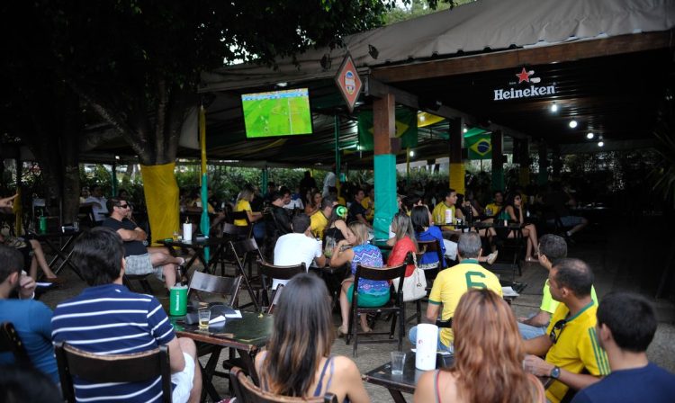 Bares de Brasília com pouco movimento nesse jogo da disputa do terceiro lugar. (Fabio Rodrigues Pozzebom/Agência Brasil)