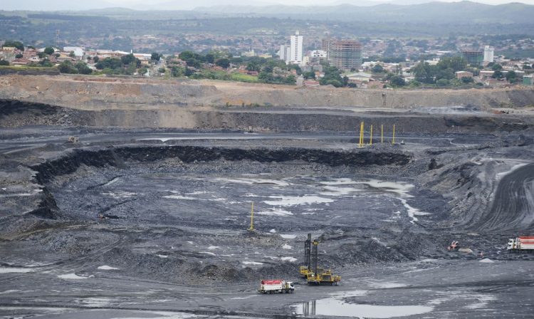 Mineradora Kinross, suspeita de contaminação de mananciais