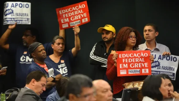 968065 comissao de educação greve 1023