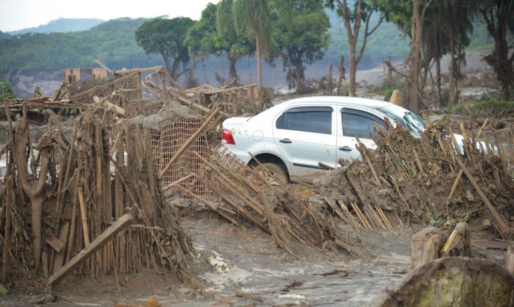 Mariana (MG) - Distrito de Bento Rodrigues, em Mariana (MG), atingido pelo rompimento de duas barragens de rejeitos da mineradora Samarco (Antonio Cruz/Agência Brasil)