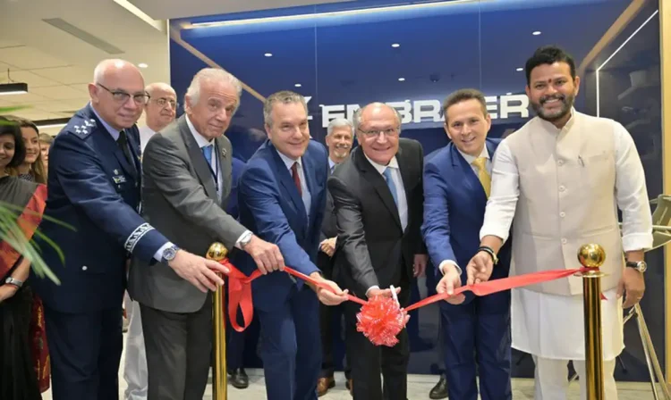 Nova Dehli, 17/10/2025 - O vice-presidente Geraldo Alckmin durante inauguração do novo escritório corporativo da Embraer em Nova Délhi. A estrutura é vista como um dos símbolos do fortalecimento da presença brasileira no mercado indiano e do aprofundamento da Parceria Estratégica entre os dois países. Foto: Virendra Singh/Secom/PR