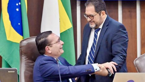 Fernando Rezende ao lado de Ezequiel Ferreira, presidente da ALRN / Foto: ALRN