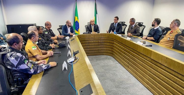 Autoridades-da-seguranca-publica-do-RN-se-reuniram-nesta-segunda-feira-Foto-Divulgacao-SESED-RN