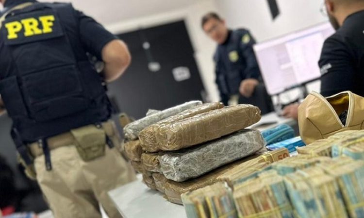 Droga-apreendida-na-acao-policial-Foto-Divulgacao-PRF-RN