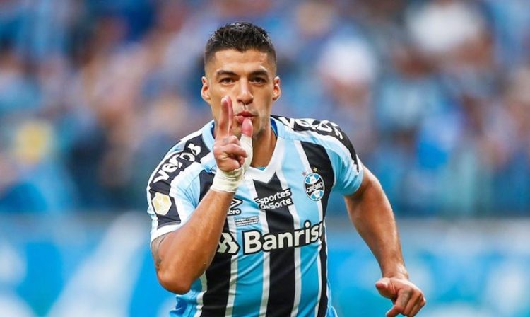 Luiz-Suares-comemora-gol-e-conquista-do-campeonato-pelo-Gremio-Foto-Lucas-Uebel-Gremio-FBPA