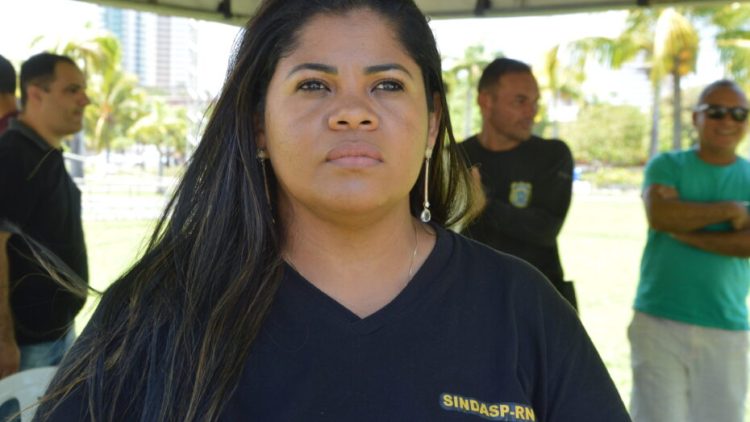 Agentes-Penitenciarios-Vilma-Batista-9-930×524 Presidente do Sindicato dos Policiais Penais, Vilma Batista, comenta sistema prisional. Foto: José Aldenir / Agora RN