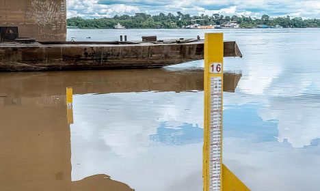 Seca no Amazonas - A crise hídrica reduziu drasticamente o volume dos rios na região Norte, causando forte seca em toda a região amazônica, como no Rio Madeira - Foto: Defesa Civil/Porto Velho