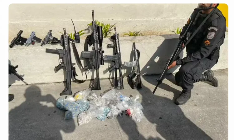 Brasília (DF), 26/09/2025 – PM O Rio de Janeiro apreendeu 500 fuzis pela Polícia Militar, desde o início do ano de 2025. O número foi registrado, após operações realizadas pelos batalhões de Irajá, Ilha do Governador e Bangu, nas zonas norte e oeste da capital fluminense.
Foto: PM-RJ