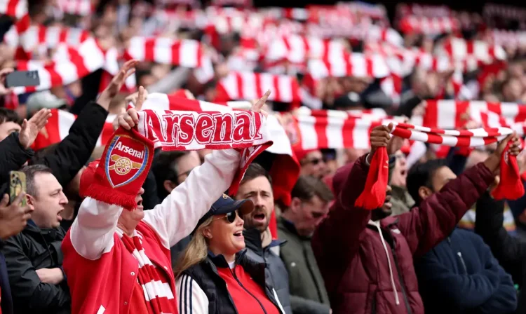 Torcida do Arsenal em jogo contra o Bournemouth
 11 de abril de 2026    Action Images via Reuters/Andrew Boyers