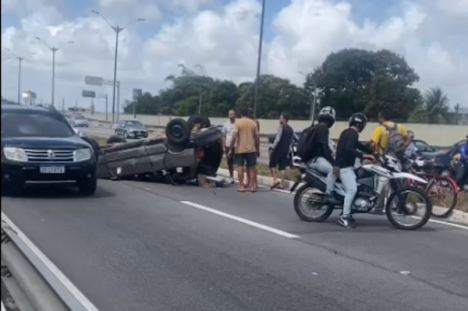 Acidente aconteceu em Parnamirim, na BR 101 Sul. Foto: Reprodução.