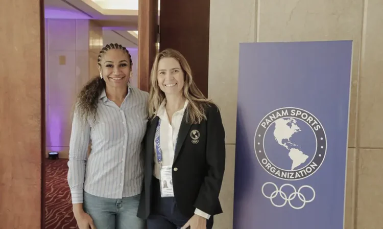 Brasília (DF) 10/10/2025 – À esquerda, secretária Iziane Marques, em Santiago.  - Assunção supera Rio e Niterói e vai sediar Pan-Americanos de 2031.
Foto: Ministério dos esportes