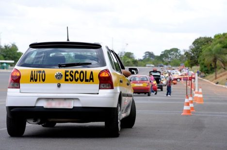 AUTO ESCOLA SENADO 222