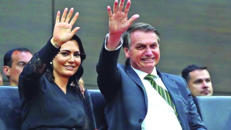 Ex-presidente Jair Bolsonaro (PL) e a mulher, ex-primeira-dama Michelle (PL) - Foto: Marcos Corrêa / PR