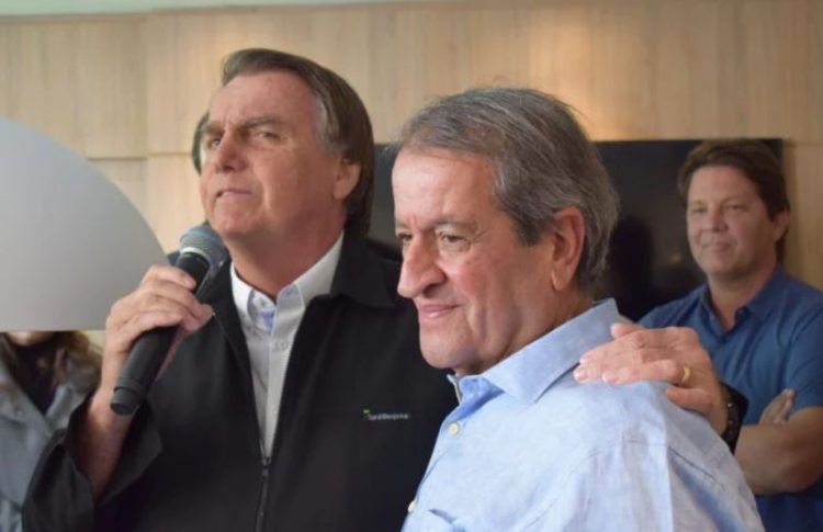 Ex-presidente Jair Bolsonaro com o presidente nacional do PL, Valdemar Costa Neto. Foto: Reprodução/PL