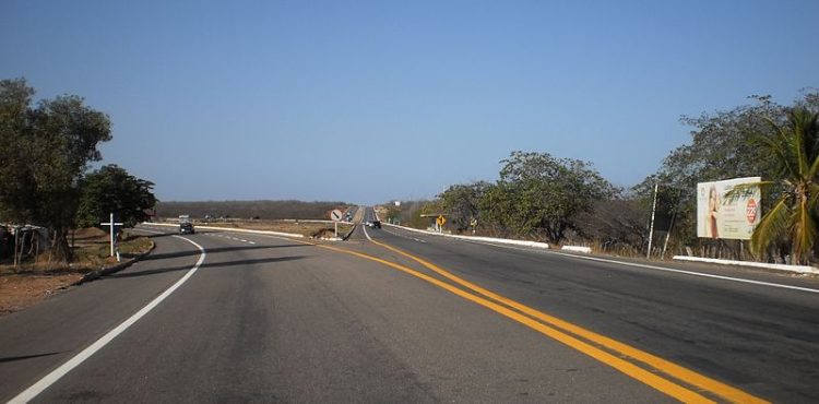 Pedreiro que pilotava motocicleta é atingido por ônibus na br-304 e morre