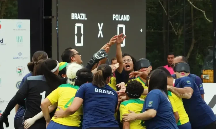 Seleção brasileira avança às semifinais da Copa do Mundo de futebol de cegas após empate em 0 a 0 com a Polônia - em 8/10/2025