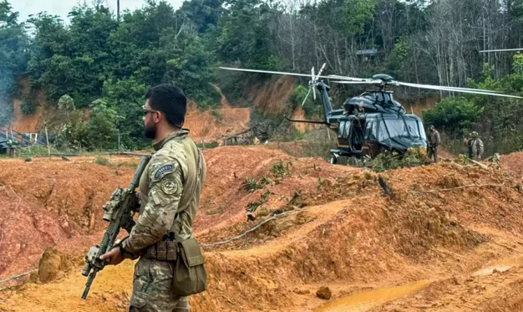 Brasília (DF) 09/02/2025 - PF, em operação conjunta, inutiliza minas subterrâneas e resgata trabalhadores em condições análogas à escravidão no AM
Foto: PoliciaFederal/Divulgação