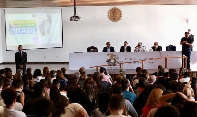 Curitiba (PR), 27.07.2023- 75° Reunião Anual da Sociedade Brasileira para o Progresso da Ciência (SBPC), na Universidade Federal do Paraná - UFPR. Foto: Twitter/Camilo Santana