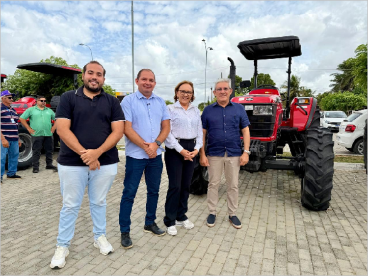 O secretário de Agricultura, Alan Rangel, ressaltou que a nova máquina vai ampliar significativamente as ações de preparo do solo.
