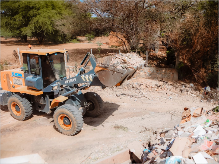 A ação faz parte do cronograma permanente de limpeza, que tem como prioridade manter a cidade limpa, sustentável e bem cuidada