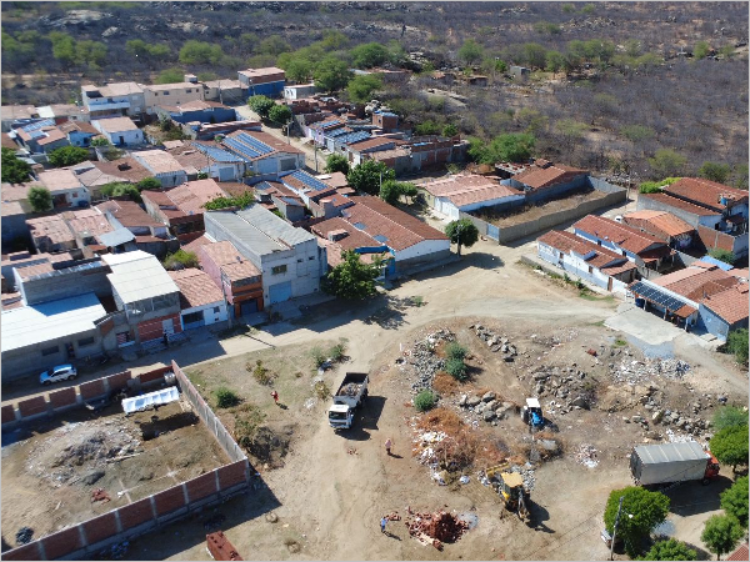 Capa1988 Na Zona Oeste, o mutirão já retirou 120 toneladas de descartes irregulares como lixo, entulhos e restos de podas