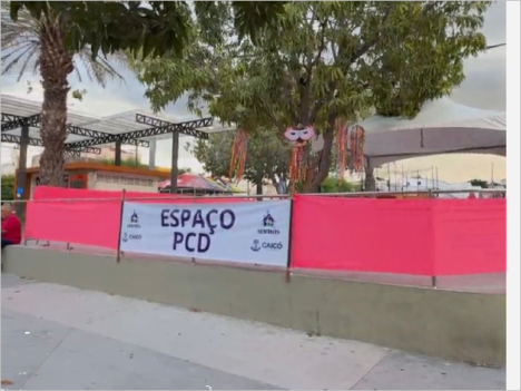 A identificação dos espaços facilita o acesso e reforça o compromisso da gestão municipal com uma programação inclusiva.