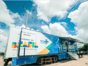 A unidade móvel está instalada na Ilha de Sant'Ana, oferecendo exames de tomografia e ultrassonografia