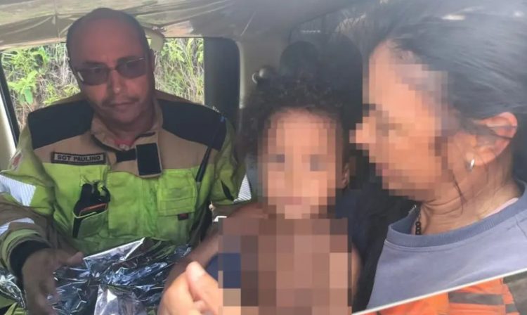 31/01/2026 - O Corpo de Bombeiros de Minas Gerais (CBMG) informou na tarde deste sábado, 31, que a menina Alice Maciel Lacerda Lisboa, de 4 anos, foi encontrada com vida.  Foto: CBMG/Divulgação