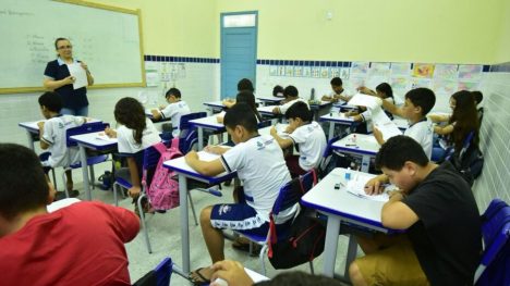 Atual gestão municipal adota política de valorização dos profissionais da educação, com reajuste, plano de carreira e concursos. Foto: Reprodução