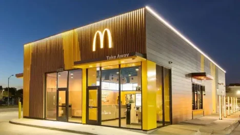 McDonalds perde US$ 14 bilhões em valor de mercado após surto de bactéria em sanduíche nos EUA