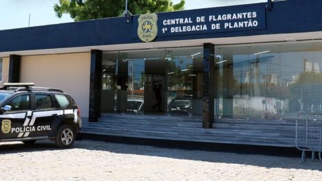 delegacia de plantão