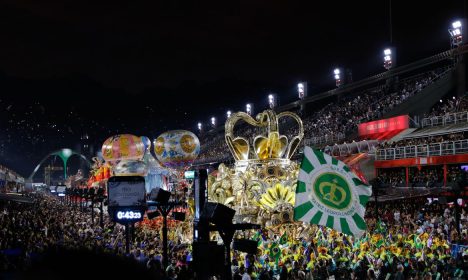 Rio de Janeiro (RJ), 26/02/2023 - A escola de samba Imperatriz Leopoldinense, campeã do Grupo Especial com enredo sobre Lampião, faz o Desfile das Campeãs no Sambódromo da Marquês de Sapucaí.