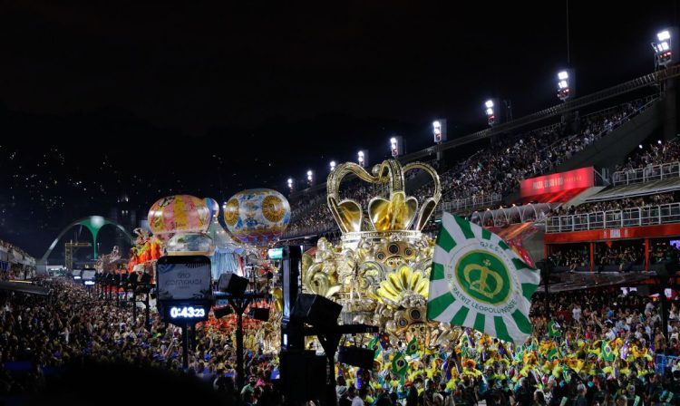 Rio de Janeiro (RJ), 26/02/2023 - A escola de samba Imperatriz Leopoldinense, campeã do Grupo Especial com enredo sobre Lampião, faz o Desfile das Campeãs no Sambódromo da Marquês de Sapucaí.