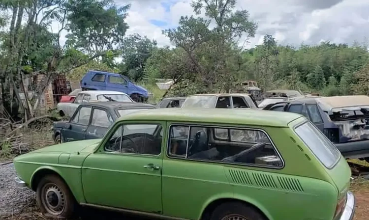 Brasília (DF),  18/03/2026 - Ferro velho.
Foto: Carros antigos/Facebook