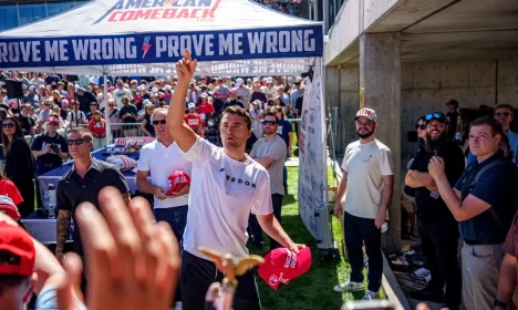 Ativista Charlie Kirk é visto na Utah Valley University antes de ser baleado
10/09/2025
Trent Nelson/The Salt Lake Tribune via REUTERS