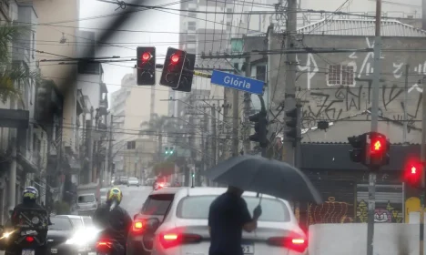 São Paulo (SP), 19/10/2024 - Cidade amanhece com chuva fraca pela manhã de sábado (19). Foto: Paulo Pinto/Agência Brasil