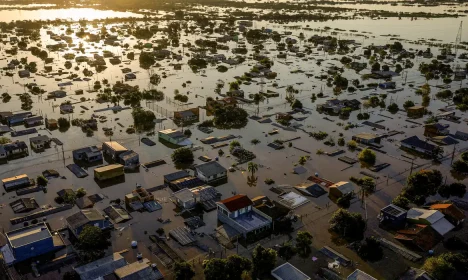 Enchente em Canoas, no Rio Grande do Sul
 6/5/2024    REUTERS/Amanda Perobelli