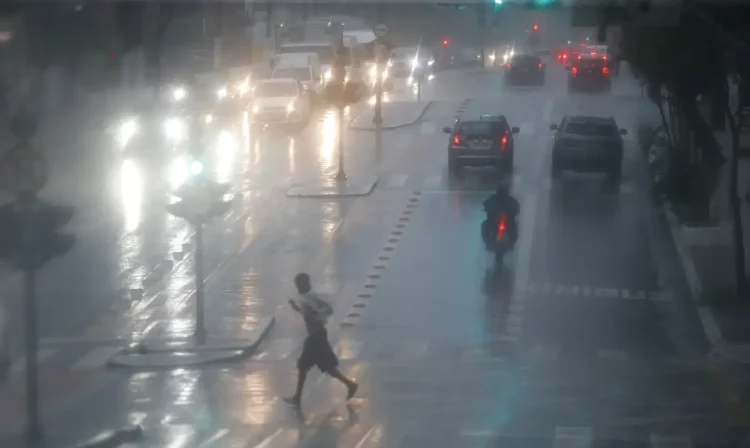 São Paulo (SP), 06/11/2024 - Chuva forte atinge o centro de São Paulo no final da tarde. Foto: Paulo Pinto/Agência Brasil