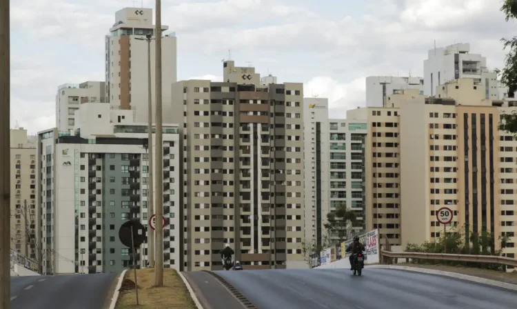 Águas Claras é uma região administrativa do Distrito Federal brasileiro, Localizada a 22 km do centro da capital.