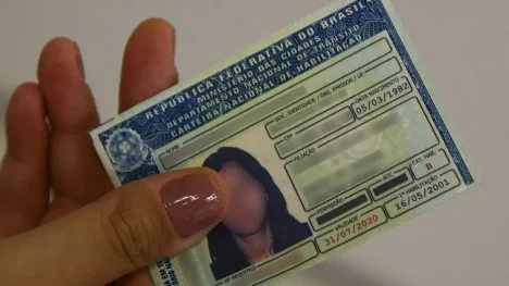 Entenda como é feita a renovação das carteiras  habilitação