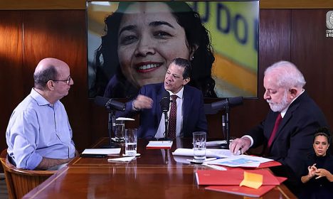 Brasília (DF), 21.11.2023 - Presidente Lula, acompanhado do Ministro Fernando Haddad, é entrevistado pelo jornalista Marcos Uchoa para o programa Conversa com o Presidente, no Palácio do Alvorada. Imagem: Canal Gov