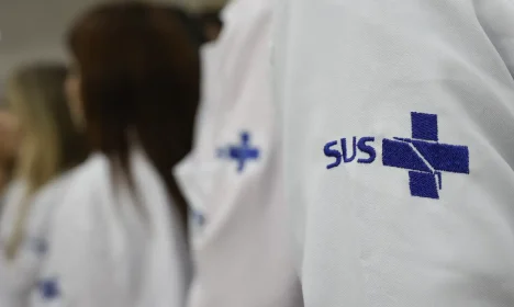 Rio de Janeiro (RJ), 24/04/2025 – Novos médicos do Programa Mais Médicos durante visita no Super Centro Carioca de Saúde, em Benfica. Foto: Fernando Frazão/Agência Brasil