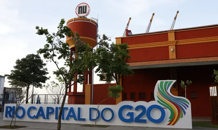 Rio de Janeiro (RJ) 12/11/2024 – Preparativos para os encontros do G20 Social e o Festival Aliança Global Contra a Fome e a Pobreza, na Praça Mauá e armazéns do Boulevard Olímpico, na Zona Portuária. Foto: Fernando Frazão/Agência Brasil