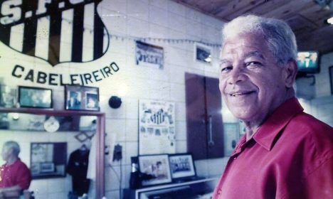 São Paulo (SP), 24/02/2026 - FOTO DE ARQUIVO - João Araújo, conhecido como Didi, berbeiro que criou o topete do ex-jogador Pelé. Foto: Santos FC/Divulgação